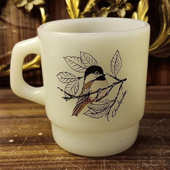 Vintage milk glass Fire King bird 🐦 Cardinal Chickadee coffee ☕️ cup - Picture 2 of 3
